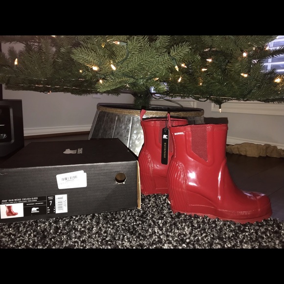 sorel joan rain wedge chelsea gloss